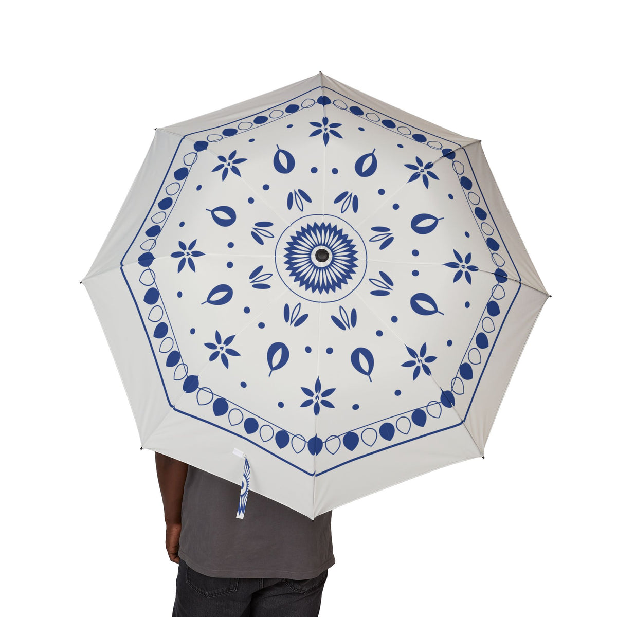 Person holding the Wettin Meissen onion folding umbrella, canopy from above